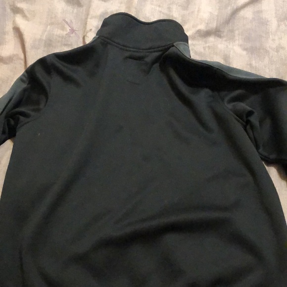 Boys Nautica brand fleece. ZIP front. Size 10/12. Black with gray sleeve strip. - Picture 8 of 9